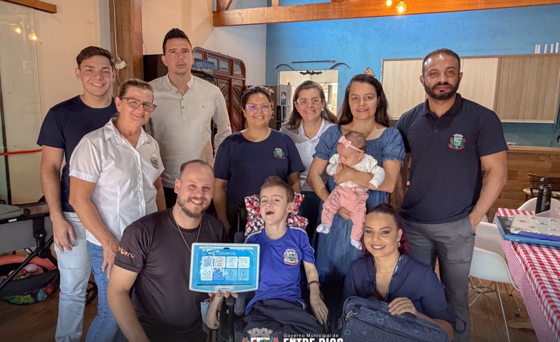 TRANSFORMANDO VIDAS: O TABLET DO PROJETO POR UM FUTURO INCLUSIVO