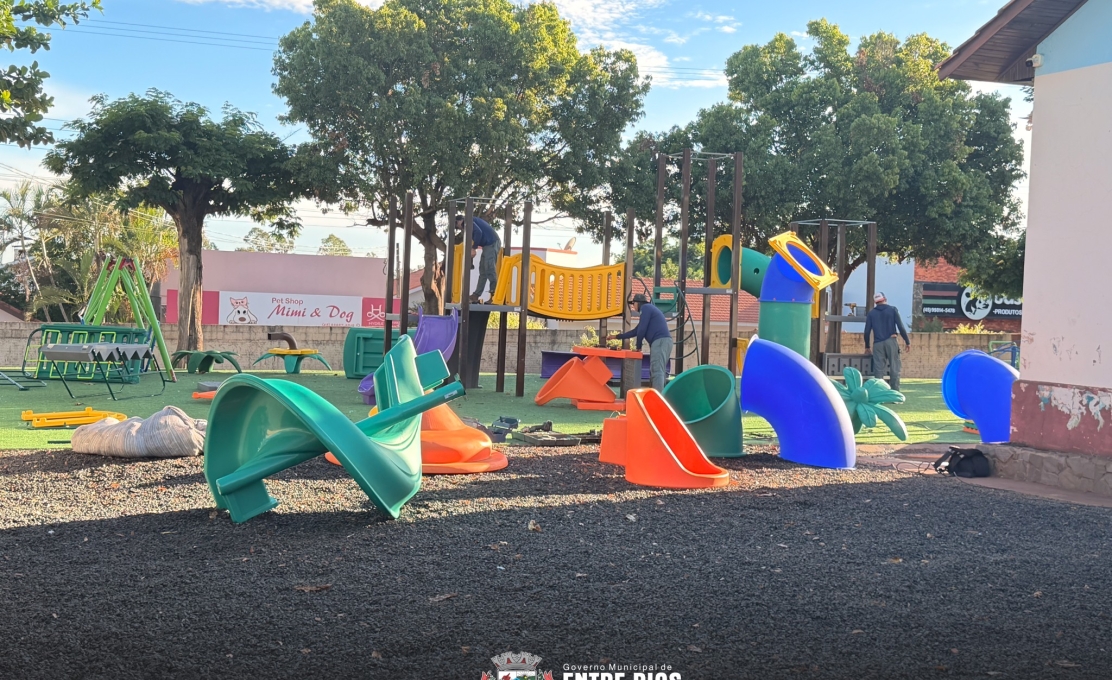 INSTALAÇÃO DE PLAYGROUND NA ESCOLA MUNICIPAL PRESIDENTE MÉDICI