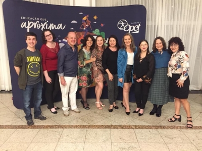 Professoras de Entre Rios do Oeste recebem premiação em Curitiba