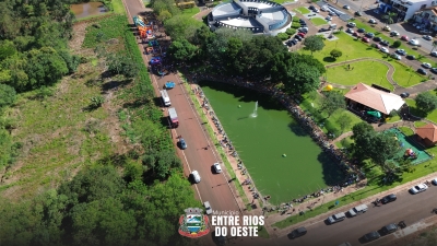 PESQUE E BRINQUE REÚNE FAMÍLIAS E PROMOVE DIVERSÃO NO LAGO MUNICIPAL DE ENTRE RIOS DO OESTE